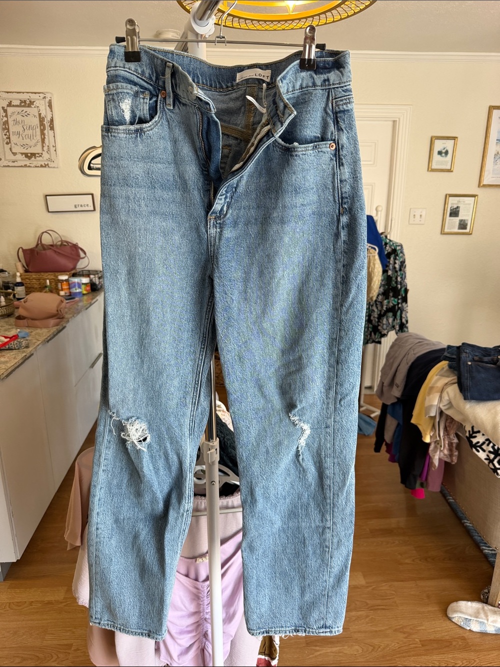 LOFT Men's Light Wash Relaxed Distressed Jeans